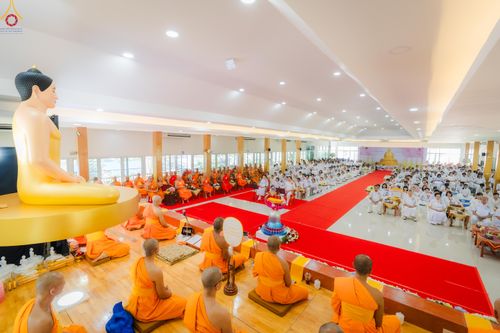ภาพ No.331658:วันพุธที่ ๓ มิถุนายน พ.ศ.๒๕๖๙ พิธีทอดผ้าป่า ปฏิบัติธรรมกลั่นแผ่นดิน พิธีโปรยรัตนชาติ  และ พิธีตอกเสาเข็ม มงคลต้นแรก สถาปนา "องค์พระเจดีย์เพื่อสร้างสันติภาพโลก"  องค์แรก ครั้งแรกของลำปาง ประตูสู่ภาคเหนือ  ณ ศูนย์ปฏิบัติธรรมเถินเทิดธรรม อ.เถิน จ.ลำปาง