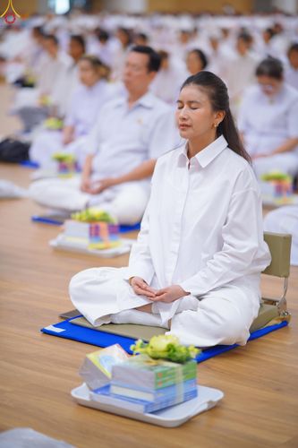 ภาพ No.329026:วันอาทิตย์ที่ 17 พฤษภาคม พ.ศ.2569 พิธีร่วมบุญการศึกษาพระภิกษุสามเณร (หนังสือบาลี นักธรรม ทางก้าวหน้า World-Pec) ณ ห้องแก้วสารพัดนึก 2 วัดพระธรรมกาย
