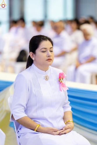 ภาพ No.331192:วันวิสาขบูชา อาทิตย์ที่ 31 พฤษภาคม พ.ศ.2569 พิธีปฏิบัติธรรม ณ ห้องแก้วสารพัดนึก 1  วัดพระธรรมกาย จังหวัดปทุมธานี