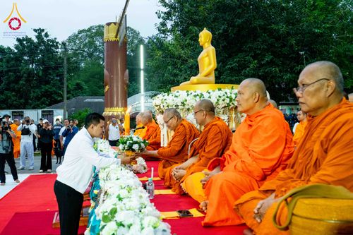 ภาพ No.286002:วันเสาร์ที่ 13 ธันวาคม พ.ศ.2568 พิธีตักบาตรพระภิกษุสามเณร 1,000 รูป ณ บริเวณหน้าอุทยานแห่งชาติเขาใหญ่ อำเภอปากช่อง จ.นครราชสีมา