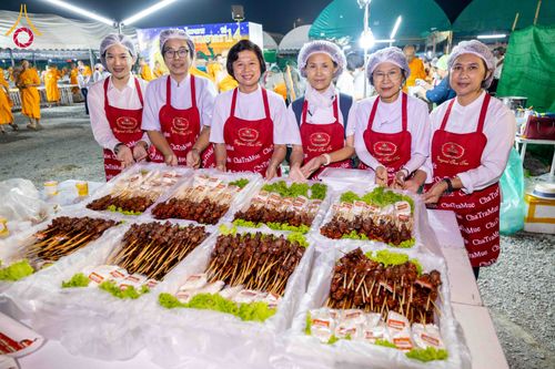 ภาพ No.299102:วันที่ 21 มกราคม พ.ศ. 2569 พิธีถวายภัตตาหารเป็นสังฆทาน แด่พระธรรมยาตรา ณ อนุสรณ์สถานบางปลา วัดบางปลา อำเภอบางเลน จังหวัดนครปฐม ในโครงการธรรมยาตรา กตัญญูบูชา มหาปูชนียาจารย์ พระมงคลเทพมุนี(สด จนฺทสโร) พระผู้ปราบมาร อนุสรณ์สถาน 7 แห่ง ปีที่ 14