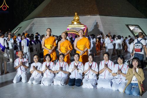 ภาพ No.198948:V.50 สารพัดV สารพัดดี ที่ธรรมยาตรา ในโครงการธรรมยาตรา กตัญญูบูชา มหาปูชนียาจารย์ พระมงคลเทพมุนี(สด จนฺทสโร) พระผู้ปราบมาร อนุสรณ์สถาน 7 แห่ง ปีที่ 13 ระหว่างวันที่ 2-31 มกราคม พ.ศ. 2568
