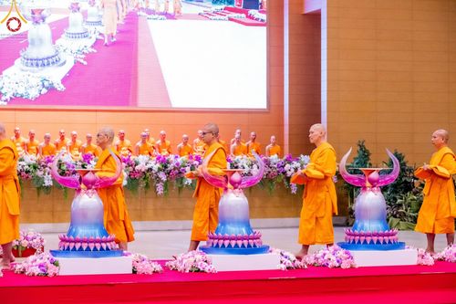 ภาพ No.154725:พิธีทอดผ้าป่าสมทบกฐินวัดพระธรรมกาย และสมทบกฐิน 30,000 วัดทั่วไทย ครั้งที่ 2 ณ สภาธรรมกายสากล วัดพระธรรมกาย วันอังคารที่ 17 กันยายน พ.ศ. 2567