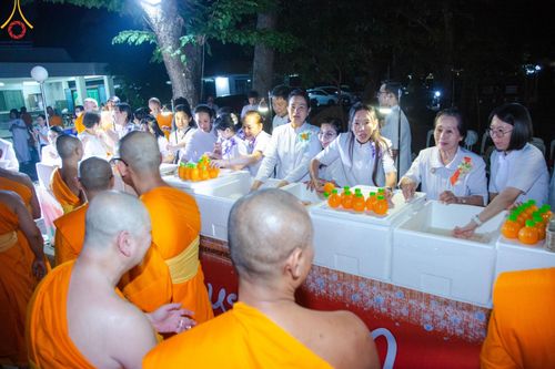 ภาพ No.167928:พิธีทอดกฐิน และ พิธีกรานกฐิน ในวันอาทิตย์ที่ 3 พฤศจิกายน พ.ศ. 2567 ณ วัดพระธรรมกาย จ.ปทุมธานี