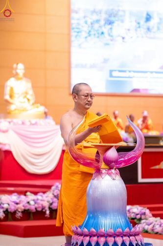 ภาพ No.160349:พิธีทอดผ้าป่าสมทบกฐินวัดพระธรรมกาย และสมทบกฐิน 30,000 วัดทั่วไทย ครั้งที่ 3 ณ สภาธรรมกายสากล วัดพระธรรมกาย วันพฤหัสบดีที่ 10 ตุลาคม พ.ศ. 2567