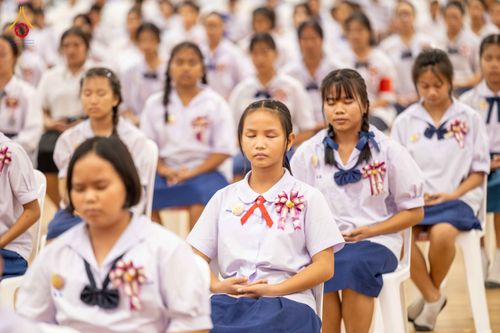 ภาพ No.348551:วันที่ 12 กันยายน พ.ศ. 2569 การอบรมเชิงปฏิบัติการจัดกิจกรรมทอดกฐินสัมฤทธิ์ พิธีมอบผ้าไตรประธานกฐินเด็กดี V-Star ประจำปีพุทธศักราช 2569 ณ สภาธรรมกายสากล วัดพระธรรมกาย