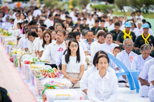 ภาพ No.341158:วันที่ 27 กรกฎาคม พ.ศ. 2569 พิธีตักบาตรพระ 1,000 รูป เมืองพัทลุง  ณ ถนนราเมศวร์ อ.เมือง จ.พัทลุง
