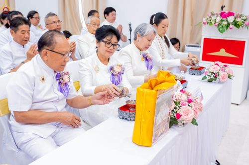 ภาพ No.234593:วันอาทิตย์ที่ 20 กรกฎาคม  พ.ศ.2568 พิธีทอดผ้าป่าภาคพื้นอเมริกา พิธีเจริญพระพุทธมนต์ ฉลองอาคารแก้วธรรมชัยรัตนอนันต์ วัดพระธรรมกายเทนเนสซี ประเทศสหรัฐอเมริกา