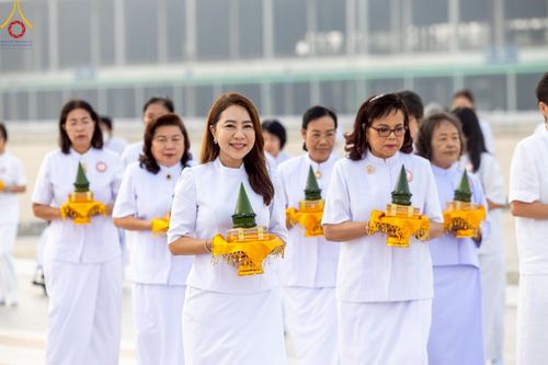 ภาพ No.216944:วันเสาร์ที่ 12 เมษายน พ.ศ. 2568 พิธีเวียนประทักษิณรอบพระมหาธรรมกายเจดีย์  พิธีวันทาเจดีย์ พิธีขอขมาและมอบผ้าไตร ในโครงการอุปสมบทหมู่ บูชาธรรมหลวงพ่อธัมมชโย, โครงการธรรมทายาท ระดับอุดมศึกษา รุ่นที่ 52 ,  โครงการบวชพระนานาชาติ AEC & WAB CEO รุ่นที่ 4 , ณ ว