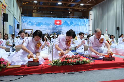 ภาพ No.94570:พิธีทอดกฐินวัดพระธรรมกายสวิตเซอร์แลนด์ วันอาทิตย์ที่ 12 พฤศจิกายน พ.ศ. 2566 ณ หอประชุม Schulhaus Obergoldbach