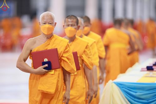 ภาพ No.123174:พระธรรมยาตรารับประกาศนียบัตร และพระของขวัญ ในวันอาทิตย์ต้นเดือนที่ 4 กุมภาพันธ์ พ.ศ.2567 ณ สภาธรรมกายสากล วัดพระธรรมกาย