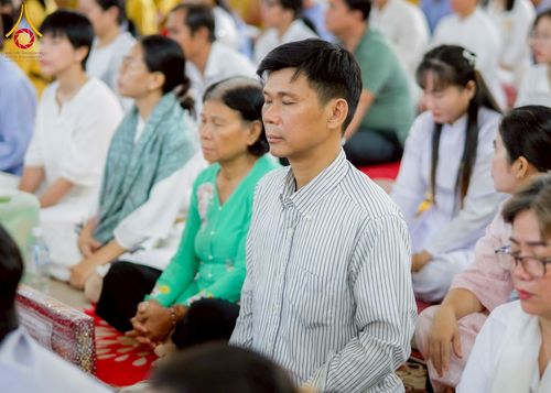 ภาพ No.274105:วันที่ 23 พฤศจิกายน พ.ศ. 2568 ประธานมูลนิธิธรรมกาย ถวายปัจจัยสมทบกฐินแด่ วัดเทียนเวียนเฟื้อกเซิน ศูนย์วิปัสสนาที่มีชื่อเสียง มากกว่า 50 ปีในเวียดนาม