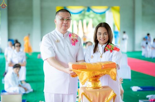 ภาพ No.255260:วันที่ 12 ตุลาคม พ.ศ. 2568 พิธีอัญเชิญพระบรมสารีริกธาตุและบรรจุ ลงในพระเกตุพระประธาน , พิธีทอดกฐินสามัคคีทั่วไทย 30,000 วัด โดยคณะศิษยานุศิษย์ วัดพระธรรมกาย  บูชาธรรม 81 ปี หลวงพ่อธัมมชโย ณ ธุดงคสถานเขาย้อย จ.เพชรบุรี