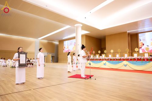 ภาพ No.232506:วันอาทิตย์ที่ 6 กรกฏาคม พ.ศ. 2568 พิธีมุทิตาสักการะพระครูสัญญาบัตร ปีพุทธศักราช 2568 ณ ห้องแก้วสารพัดนึก2 สภาธรรมกายสากล วัดพระธรรมกาย