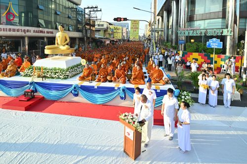 ภาพ No.147859:มหาสังฆทานครั้งยิ่งใหญ่ ตักบาตรพระ 10,000 รูป คณะสงฆ์ 4 ประเทศ 14 จังหวัดภาคใต้ วันอาทิตย์ที่ 11 สิงหาคม พ.ศ. 2567 ณ นิพัทธ์อุทิศ 3 ใจกลางนครหาดใหญ่ จ.สงขลา