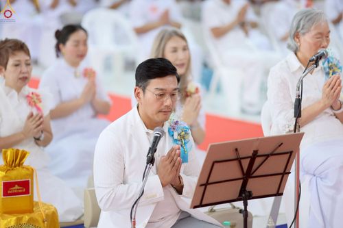 ภาพ No.272269:วันเสาร์ที่ 1 พฤศจิกายน พ.ศ. 2568 พิธีทอดกฐินสามัคคี สร้างกุฏิหมู่สามเณร ณ ศูนย์ปฏิบัติธรรมเบญจธรรม ปทุมธานี  ต.บ้านปทุม อ.สามโคก จ.ปทุมธานี