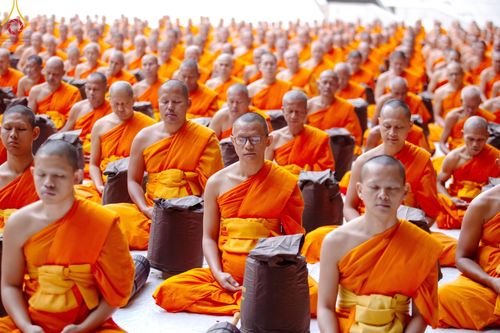 ภาพ No.189192:พระธรรมยาตราปฏิบัติธรรม และถ่ายภาพหมู่ประวัติศาสตร์ ในโครงการธรรมยาตรา กตัญญูบูชา มหาปูชนียาจารย์ พระมงคลเทพมุนี(สด จนฺทสโร) พระผู้ปราบมาร อนุสรณ์สถาน 7 แห่ง ปีที่ 13 วันที่ 4 มกราคม พ.ศ. 2568 ณ อนุสรณ์สถานมหาวิหารพระมงคลเทพมุนี (โลตัสแลนด์) อ.สองพี่น้อง