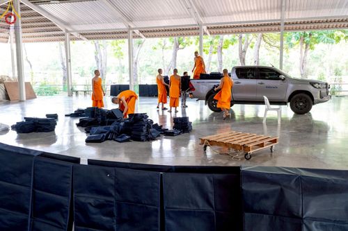 ภาพ No.218375:วันที่ 14-15 เมษายน พ.ศ. 2568 การเตรียมงานเครื่องเสียง , การเตรียมงานติดผ้ารับประเคน , การเตรียมงานเครื่องนอนพระสังฆาธิการ , การเตรียมงานจุดนั่งสาธุชน , การเตรียมงานถุงน้ำถ่วงน้ำหนักโต๊ะ , การเตรียมงานภาชนะฉันภัตตาหาร เพื่องานวันคุ้มครองโลก 22 เมษายน พ.ศ