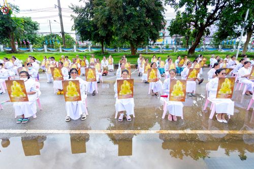 ภาพ No.239168:วันอาทิตย์ที่ 17 สิงหาคม พ.ศ. 2568 พิธีอัญเชิญรูปเหมือนพระมงคลเทพมุนี (สด จันทสโร) ณ ศาลากลางจังหวัดเลย ถึงลานพญานาค สวนสาธารณะกุดป่อง อ.เมือง จ.เลย