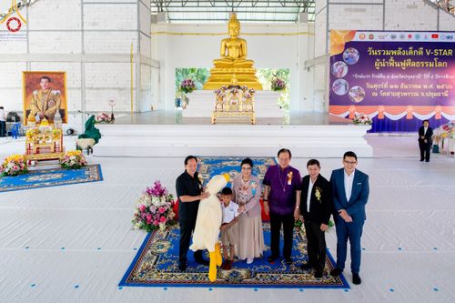 ภาพ No.103778:วันรวมพลังเด็กดี V-Star ผู้นำฟื้นฟูศีลธรรมโลก "รักษ์บวร รักษ์ศีล ๕ จังหวัดปทุมธานี" ปีที่ 5 ปีการศึกษา 2566 ณ วัดสายสุวพรรณ จ.ปทุมธานี วันศุกร์ที่ 22 ธันวาคม พ.ศ. 2566