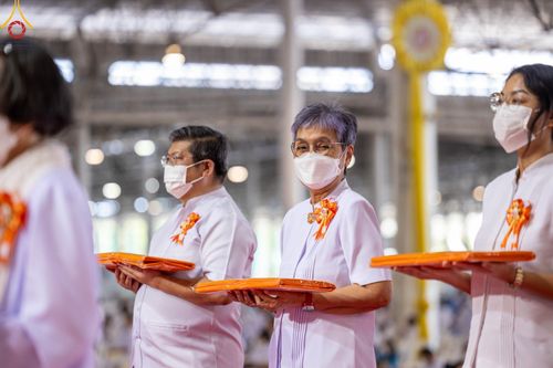 ภาพ No.99782:พิธีทอดผ้าป่า ต้นสมบัติจักรพรรดิ ในวันอาทิตย์ที่ 3 ธันวาคม พ.ศ. 2566 ณ สภาธรรมกายสากล วัดพระธรรมกาย จ.ปทุมธานี