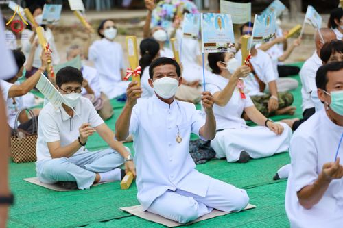 ภาพ No.76127:9พิธีวางศิลาฤกษ์ และตอกเสาเข็มมงคลต้นแรก สร้างหอฉันคุณยายอาจารย์มหารัตนอุบาสิกาจันทร์ ขนนกยูง  ณ ศูนย์ปฎิบัติธรรมนานาชาติสะเดา จ.สงขลา วันที่ 27 มกราคม พ.ศ. 2566