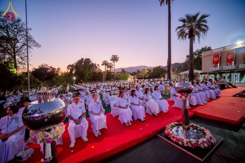 ภาพ No.225710:วันอาทิตย์ที่ 11 พฤษภาคม พ.ศ. 2568 วัดพระธรรมกายแคลิฟอร์เนีย จัดงานวิสาขบูชานานาชาติ และถวายมหาสังฆทานคณะสงฆ์ 120 รูป