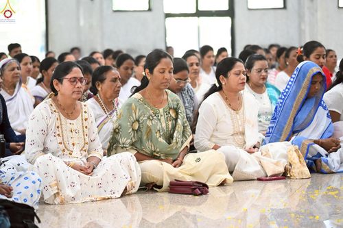 ภาพ No.263292:วันที่ 14 ตุลาคม พ.ศ. 2568 กฐินวัดถ้ำพุทธตรีรัศมี เมืองนาสิก รัฐมหาราษฎร์ ประเทศอินเดีย 