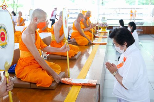 ภาพ No.85656:พิธีบุพเปตพลีครั้งที่ 138 ร่วมอุทิศบุญแด่หมู่ญาติที่ล่วงลับไปแล้ว และสืบทอดอายุพระพุทธศาสนา วันพุธที่ 16 สิงหาคม พ.ศ. 2566 (วันพระแรม 15 ค่ำ เดือน 8-8 ณ หอฉันคุณยายอาจารย์ฯ วัดพระธรรมกาย