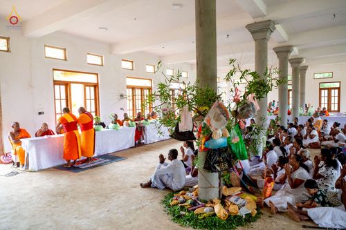 ภาพ No.262992:วันที่ 22 ตุลาคม พ.ศ. 2568 พิธีทอดกฐินสมทบ วัดกัลยาณมิตรต่างประเทศ  บูชาธรรม 81 ปี หลวงพ่อธัมมชโย ณ วัดโกฮอน ราชมหาวิหารายา และวัดศรีสุธรรมมารามายา   เมืองมาตะเล ประเทศศรีลังกา 