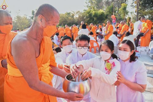 ภาพ No.75700:พิธีเจริญพระพุทธมนต์ และ ตักบาตรพระ 1,111 รูป  บำเพ็ญกุศลเพื่อถวายพระพรชัยมงคลแด่  สมเด็จพระเจ้าลูกเธอ เจ้าฟ้าพัชรกิติยาภา นเรนทิราเทพยวดี กรมหลวงราชสาริณีสิริพัชร มหาวัชรราชธิดา วันเสาร์ที่ 11 กุมภาพันธ์ พ.ศ. 2566 ณ วัดห้วยตองสัก อ.จอมทอง จ.เชียงใหม่