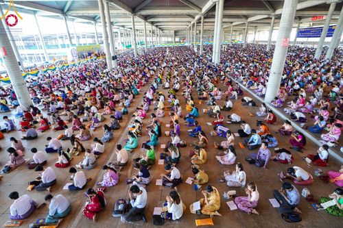 ภาพ No.100034:พิธีทอดผ้าป่า เมียนมาร์ และพิธีสวดธรรมจักร ครั้งที่ 5 ประจำปี พ.ศ. 2566 วันอาทิตย์ที่ 3 ธันวาคม พ.ศ. 2566