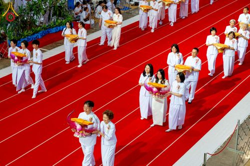 ภาพ No.215382:วันอาทิตย์ต้นเดือนที่ 6 เมษายน พ.ศ. 2568 ขบวนอัญเชิญผ้าป่าสมทบ มหาสังฆทาน 40,000 กว่าวัดทั่วประเทศ ณ สภาธรรมกายสากล วัดพระธรรมกาย