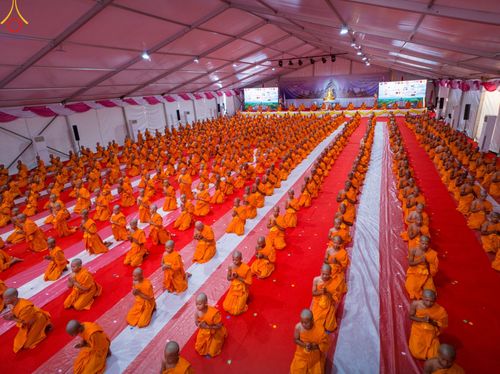 ภาพ No.103251:พิธีบรรพชา พิธีขอศีลและนิสัย ธรรมทายาทชาวอินโดนีเซียกว่า 1,000 คน ณ มหาเจดีย์บุโรพุทโธ ประเทศอินโดนีเซีย ในวันที่ 19 ธันวาคม พ.ศ. 2566