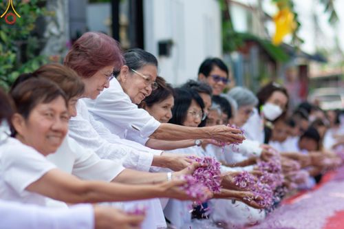 ภาพ No.113099:พิธีต้อนรับพระธรรมยาตรา ปีที่ 12 วันที่ 15 มกราคม พ.ศ. 2567 ณ วัดโบสถ์บน จ.นนทบุรี