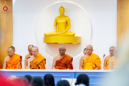 ภาพ No.233277:วันอาทิตย์ที่ 6 กรกฎาคม พ.ศ. 2568 พิธีถวายมหาสังฆทานแด่คณะสงฆ์ทั่วโลกและพิธีตักบาตรเนื่องในวันเข้าพรรษา  ณ วัดพุทธเคปทาวน์ ประเทศแอฟริกาใต้