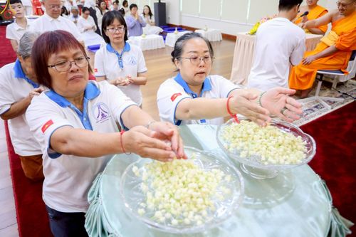 ภาพ No.245007:วันที่ 30-31 สิงหาคม พ.ศ. 2568 พิธีฉลองสมโภช พระบรมสารีริกธาตุ ณ วัดพระธรรมกายกัวลาลัมเปอร์ ประเทศมาเลเซีย เพื่ออัญเชิญไปประดิษฐาน ณ วัดพุทธมหาวิหาร ประเทศศรีลังกา