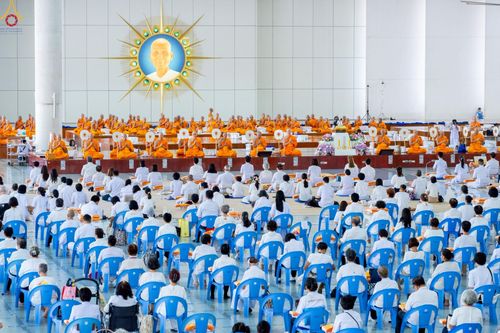 ภาพ No.234834:วันศุกร์ที่ 25 กรกฎาคม พ.ศ. 2568 (วันพระ แรม 15 ค่ำ เดือน 8) พิธีบุพเปตพลี ครั้งที่ 167 ร่วมอุทิศบุญแด่หมู่ญาติที่ล่วงลับไปแล้ว และสืบทอดอายุพระพุทธศาสนา ณ หอฉันคุณยายอาจารย์ฯ วัดพระธรรมกาย