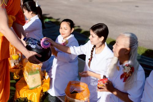 ภาพ No.254086:วันที่ 12 ตุลาคม พ.ศ. 2568 พิธีทอดกฐินวัดพระธรรมกายบูโรส ประเทศสวีเดน