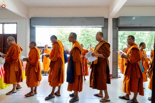 ภาพ No.233520:วันจันทร์ที่ 7 กรกฎาคม พ.ศ. 2568 จังหวัดบุรีรัมย์รวมใจ สัมมนาคณะสงฆ์ เพื่อฟื้นฟูพระพุทธศาสนา  โครงการทอดกฐินสามัคคีทั่วไทย 30,000 วัด ประจำปีพุทธศักราช 2568 และพิธีถวายมหาสังฆทาน 300 กว่าวัด โดยคณะศิษยานุศิษย์ บูชาธรรม 81 ปี หลวงพ่อธัมมชโย  ณ วัดกลาง พระ