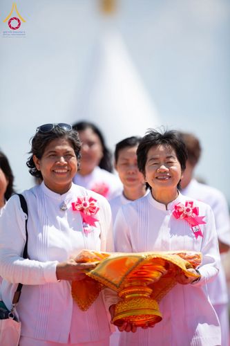 ภาพ No.211516:วันอาทิตย์ที่ 16 มีนาคม พ.ศ. 2568 พิธีทอดผ้าป่าฉลองปทุมเจดีย์ ณ ศูนย์อบรมเยาวชนปัตตานี