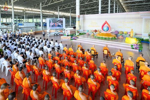 ภาพ No.80434:องค์กรภาคีเครือข่าย "บวร" จังหวัดปทุมธานี ศึกษาดูงานโครงการบรรพชาสามเณรฟื้นฟูพระพุทธศาสนาทั่วไทย ชมนิทรรศการ และสื่อนวัตกรรมพระพุทธศาสนาภาพยนต์ 3 มิติ - จักรวาลนฤมิต เรื่อง "พระสัมมาสัมพุทธเจ้า พระบรมศาสดาเอกของโลก" วันศุกร์ที่ 28 เมษายน พ.ศ.2566