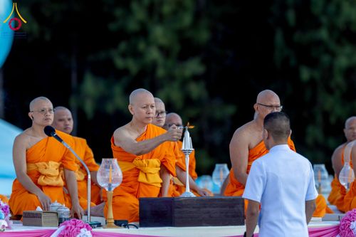 ภาพ No.250442:วันอังคารที่ 7 ตุลาคม พ.ศ. 2568 พิธีจุดประทีปบูชาพระรัตนตรัย ณ ลานธรรมปทุมรัตน์ธรรมเจดีย์ พุทธอุทยานนานาชาติ อ.โพนพิสัย จ.หนองคาย