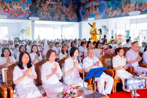 ภาพ No.197440:พิธีทอดผ้าป่าทำนุบำรุงศาสนสถาน ณ วัดโบสถ์(บน) ตำบลบางคูเวียง อำเภอบางกรวย จังหวัดนนทบุรี ในโครงการธรรมยาตรา กตัญญูบูชา มหาปูชนียาจารย์ พระมงคลเทพมุนี(สด จนฺทสโร) พระผู้ปราบมาร อนุสรณ์สถาน 7 แห่ง ปีที่ 13 วันที่ 17 มกราคม พ.ศ. 2568