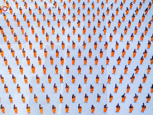 ภาพ No.108196:พระธรรมยาตราร่วมปฏิบัติธรรม และถ่ายภาพหมู่ประวัติศาสตร์ วันที่ 8 มกราคม พ.ศ. 2567  ณ อนุสรณ์สถานบางนางแท่น จ.นครปฐม