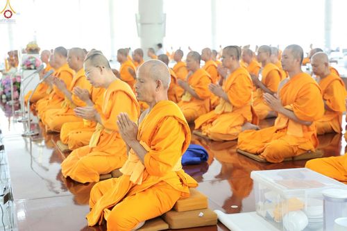 ภาพ No.231892:วันที่ 5 กรกฎาคม พ.ศ. 2568 พิธีถวายภัตตาหารเมนูสวรรค์ เพื่อการบรรลุธรรม ณ หอฉันคุณยายอาจารย์ฯ วัดพระธรรมกาย