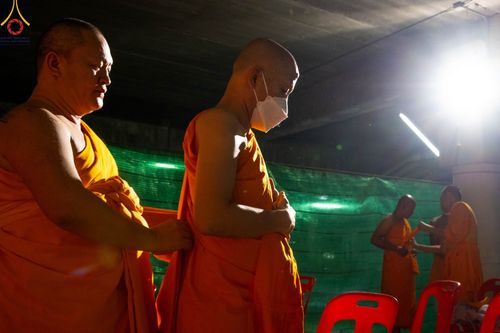 ภาพ No.101656:พิธีขอบรรพชา, พิธีขอสรณคมน์และศีล, พิธีถวายบาตร ในโครงการอุปสมบทหมู่ รุ่นบูชาธรรมมหาปูชนียาจารย์ ณ วัดพระธรรมกาย วันที่ 9 ธันวาคม พ.ศ. 2566