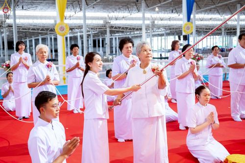 ภาพ No.233951:วันอาทิตย์ที่ 20 กรกฎาคม พ.ศ.2568 พิธีจุดเทียนใจ ไฟนิรันด์ อนันตชัย วัดพระธรรมกาย