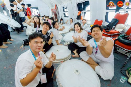 ภาพ No.224734:วันที่ 11 -12 พฤษภาคม พ.ศ. 2568 คณะพระอาจารย์ เจ้าหน้าที่ อาสาสมัคร นักศึกษา ทั้งชาวอินโดนีเซีย และชาวไทย ร่วมแรงร่วมใจ เตรียมงาน เก็บงาน ในวันวิสาขบูชา ณ พระมหาเจดีย์บรมพุทโธ ประเทศอินโดนีเซีย