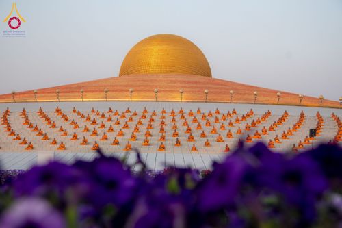 ภาพ No.207709:พิธีเวียนประทักษิณและจุดมาฆประทีป ในวันมาฆบูชา วันพุธที่ 12 กุมภาพันธ์ พ.ศ. 2568 ณ พระมหาธรรมกายเจดีย์ วัดพระธรรมกาย